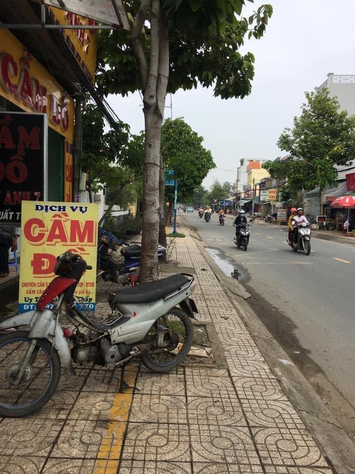 Bán nhà mặt tiền Nguyễn Bình có  3 phòng trọ đang cho cho thuê, Liên Hệ: 0909 837 449 Linh
