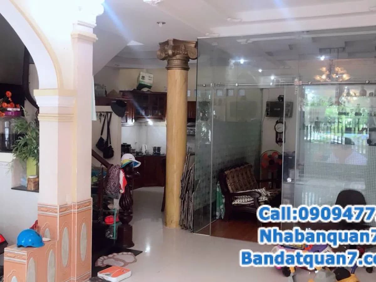 Bán nhà đường Lý Phục Man Quận 7
