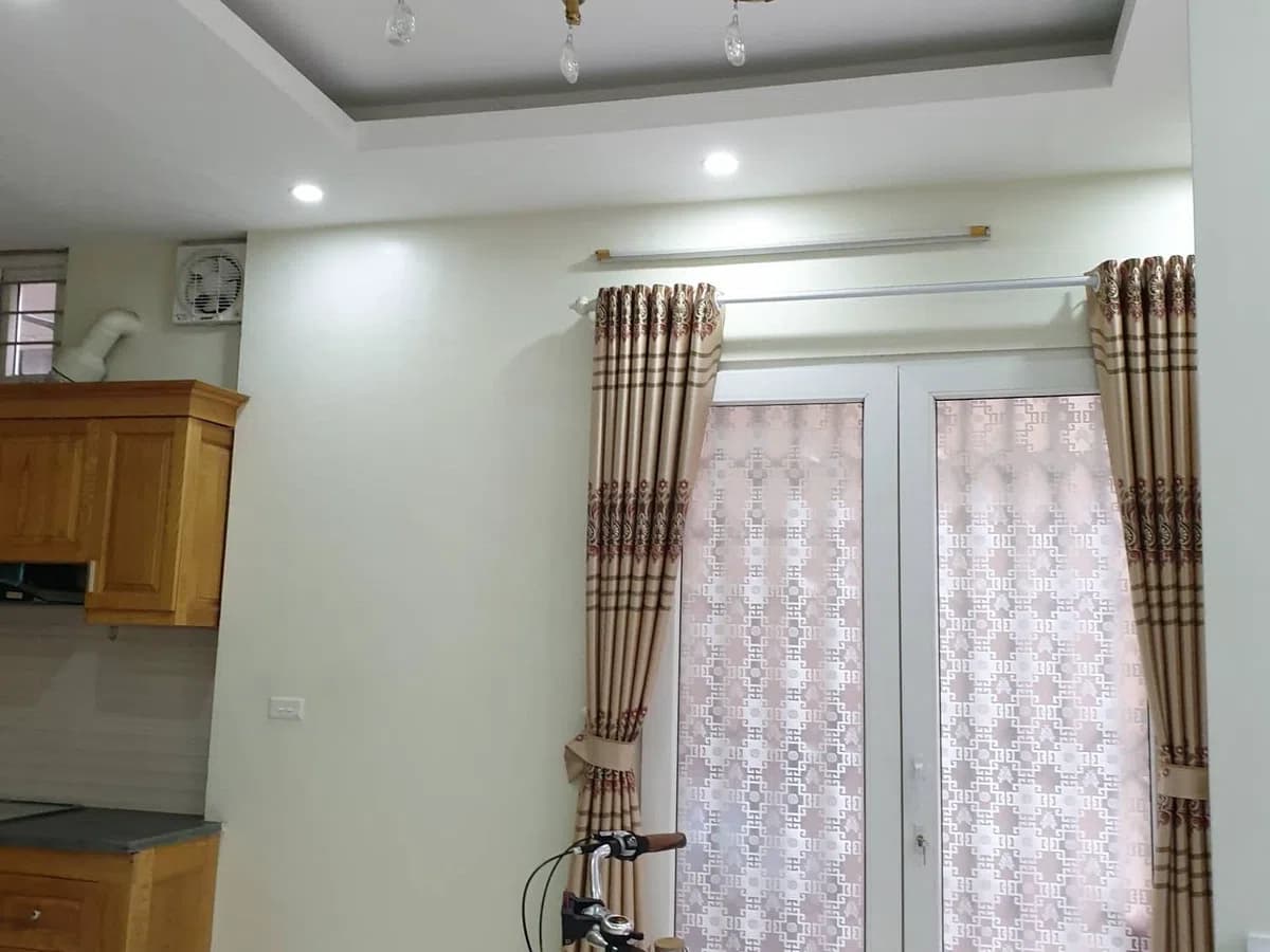 Nhà lô góc Ngọc Thụy, ô tô 7 chỗ đỗ cửa, 48m2, 5t, mt 5.1m, giá 2.85tỷ