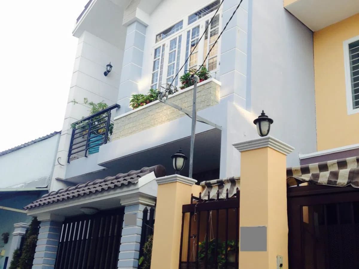 Cần tiền trả nợ, bán gấp ăn nhà diện tích 5x20, sổ hồng, 1 trệt 1 lầu hẻm xe hơi 7m