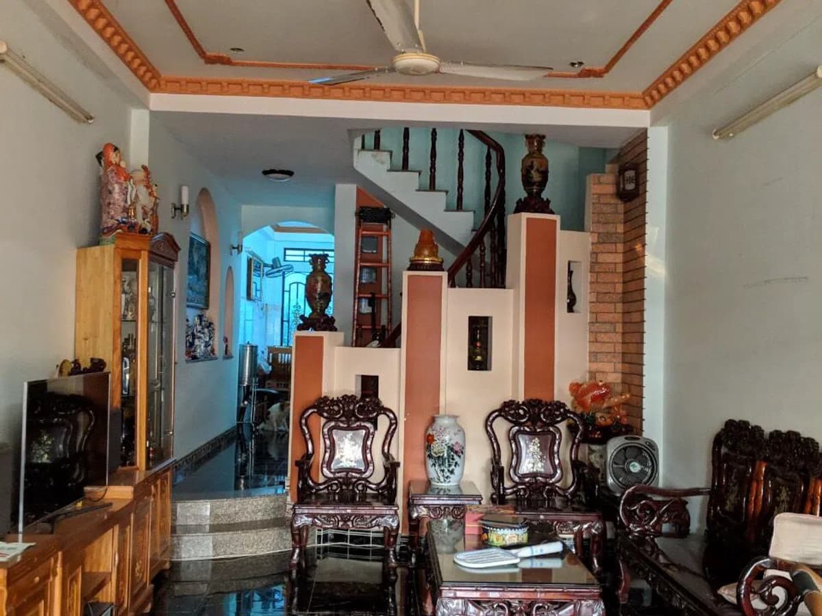 Bán nhà mặt tiền đường 51 tân quy quận 7