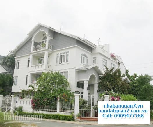 Nhà biệt thự sân vườn 1 trệt trong khuôn viên đất rộng 12x35,5m. Hướng Nam. Mặt tiền đường nội bộ 12m. Khu vực dân trí cao xung quanh là biệt thự. – ảnh 1