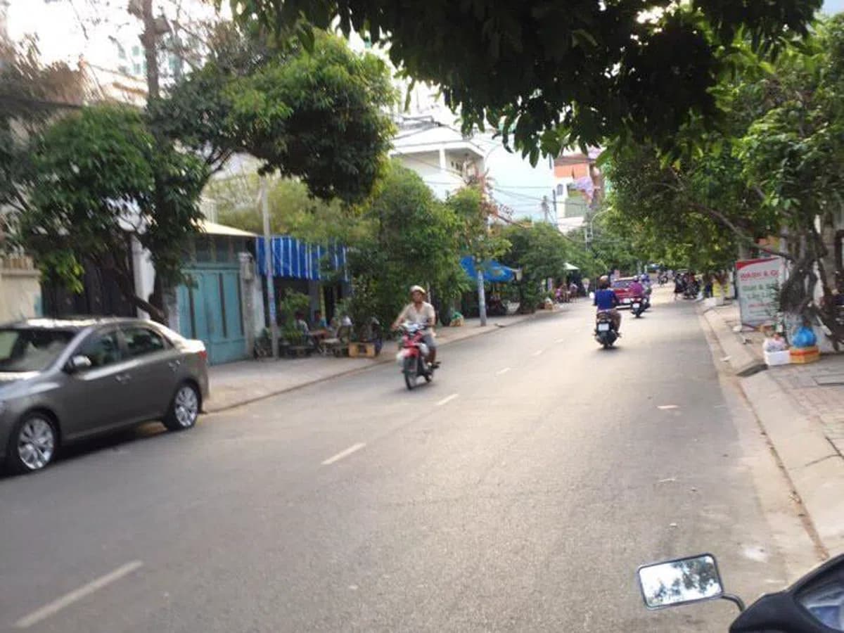 Bán nhà phường tân quy DT 4,5x19,5 giá 8,8 tỷ. Lh 0909477288