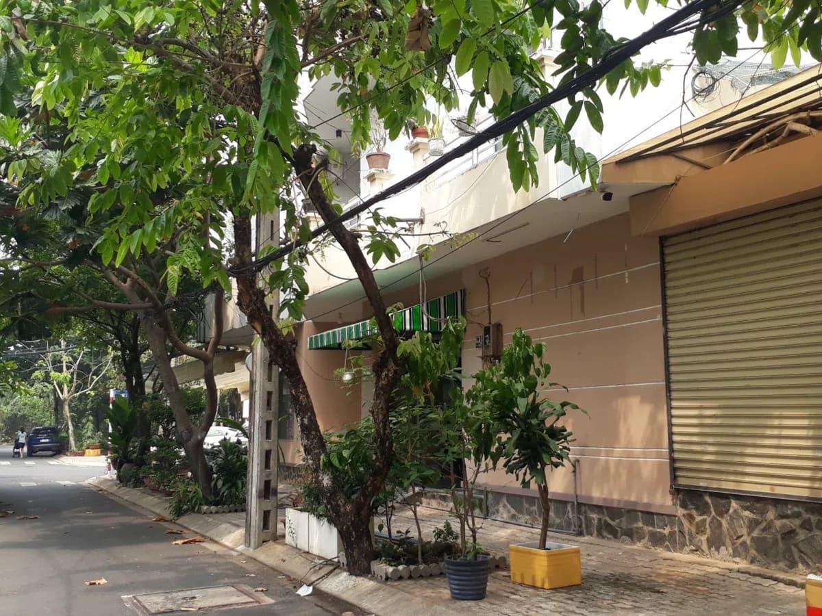 bán biệt thự đẹp khu dân cư tân quy đông, DTĐ: 12x20, xây dựng 1 trệt 2,5 lầu, đối diện sông rất thoáng