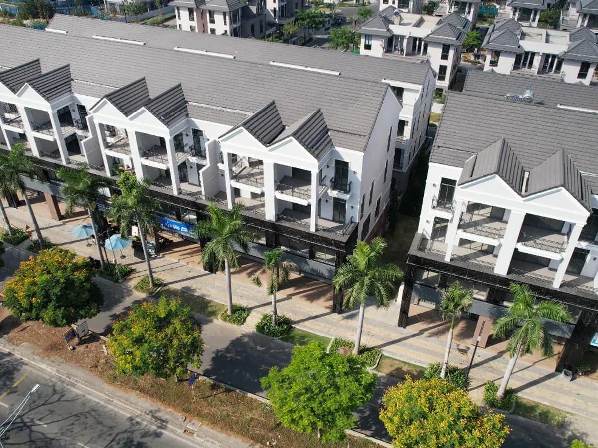 Dãy shophouse mặt tiền Nguyễn Hữu Thọ, GS Metrocity Nhà Bè nhìn từ trên cao