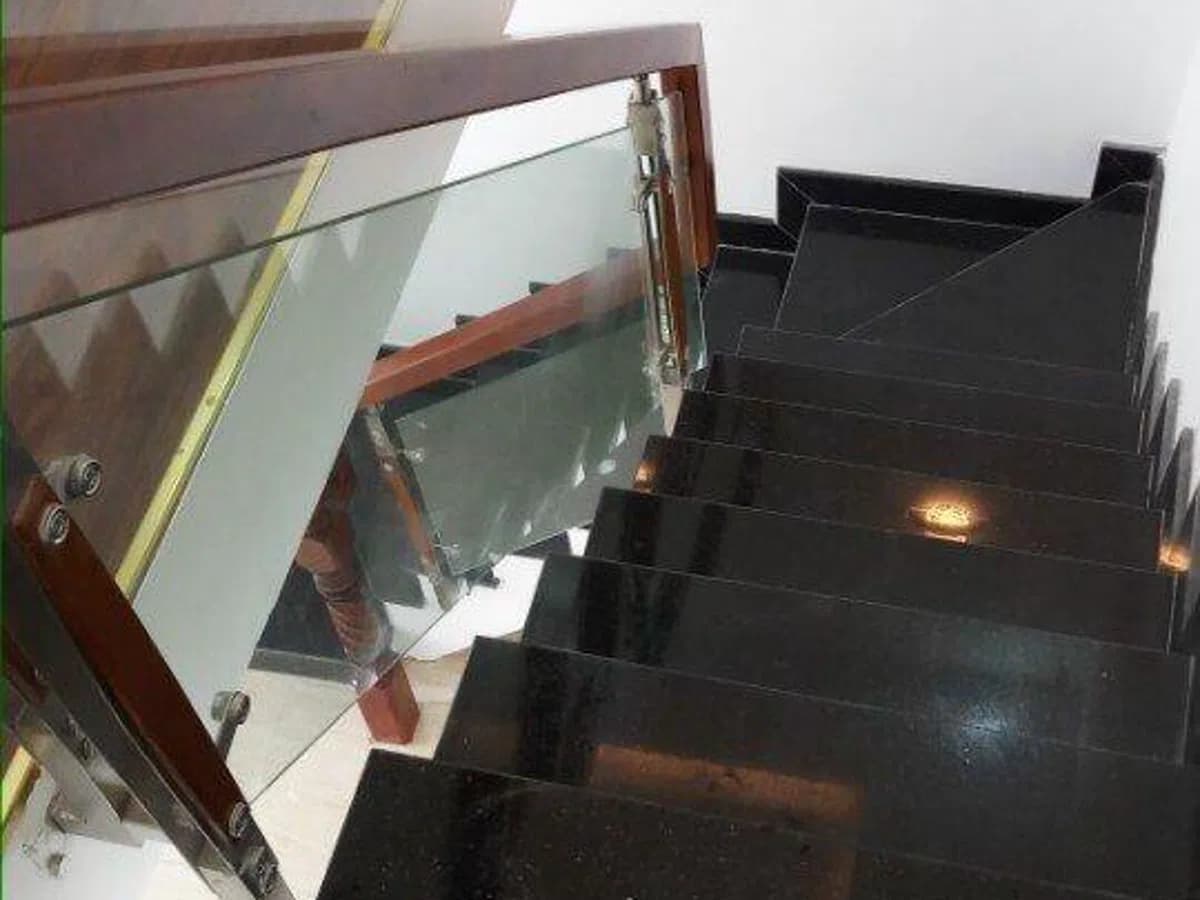 Chính chủ cần bán gấp căn nhà hẻm 793 Trần Xuân Soạn q7 LH 0909477288
