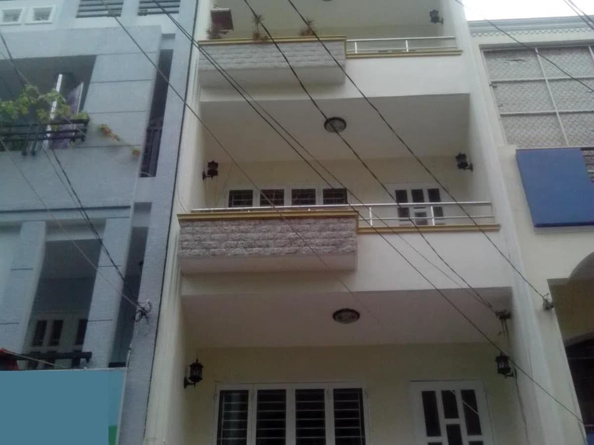 Bán gấp nhà 5x20 hướng Đông khu Kim Sơn, Quận 7