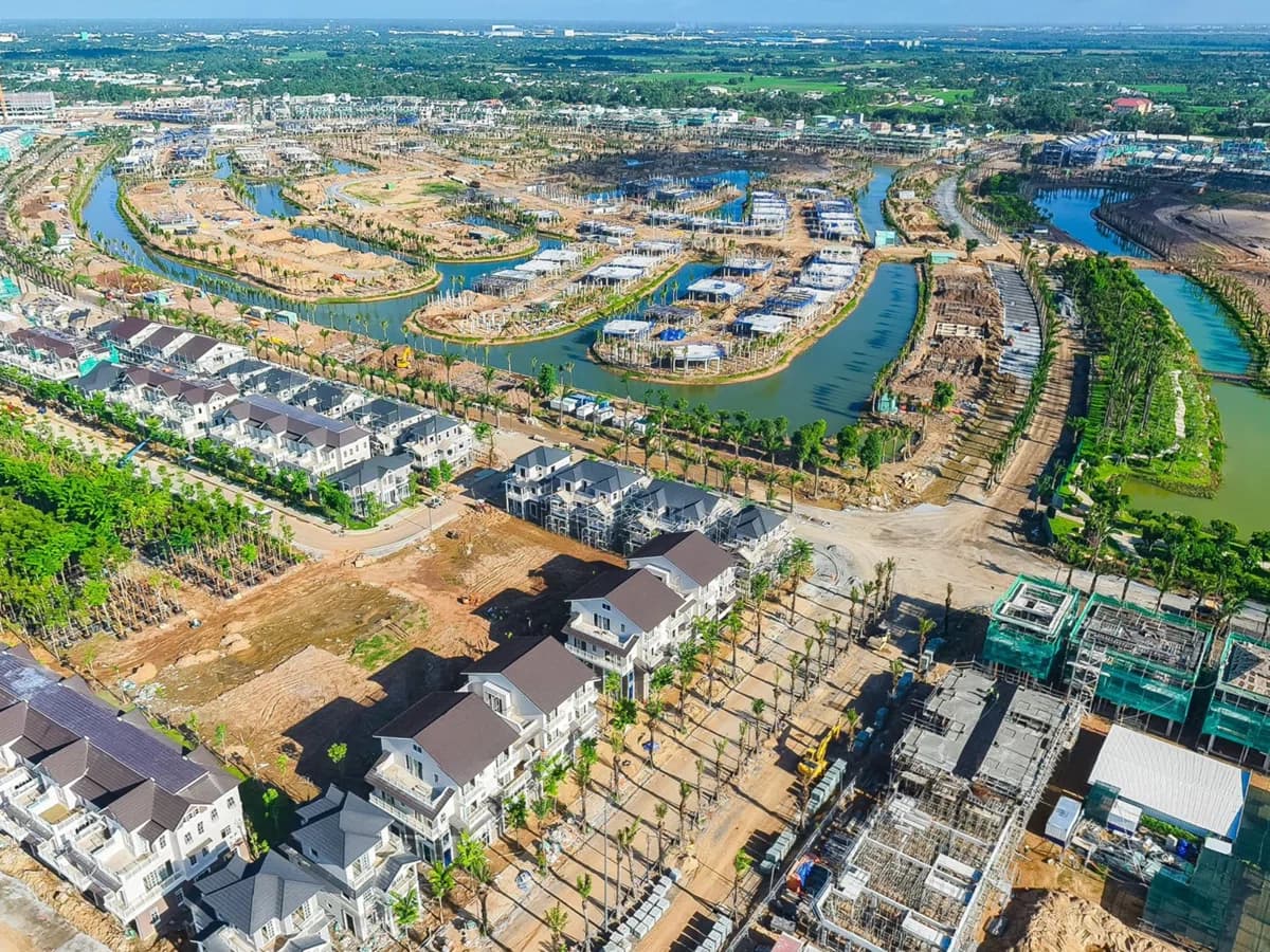 Toàn cảnh Eco Retreat với các phân khu và kênh nước nhìn từ trên cao