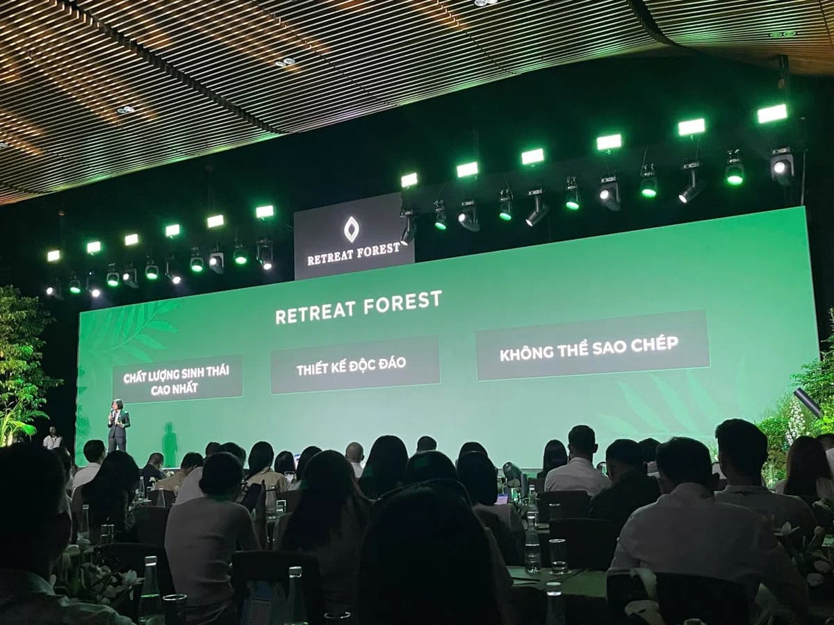 Slide giới thiệu các dòng sản phẩm Retreat Forest tại sự kiện tháng 10