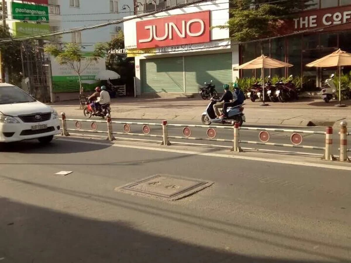 Bán gấp nhà mặt tiền Nguyễn Thị Thập, hướng Bắc, sổ hồng, giá 23 tỷ, LH xem nhà 0909477288