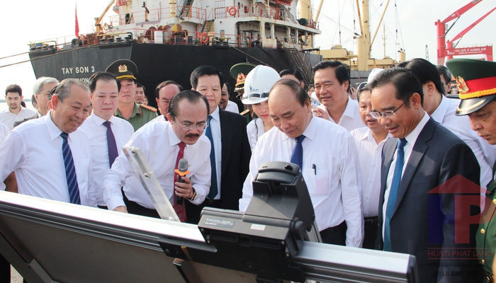 Thủ tướng Nguyễn Xuân Phúc thăm cảng quốc tế Long An và khảo sát nhà máy điện LNG Long An I & II
